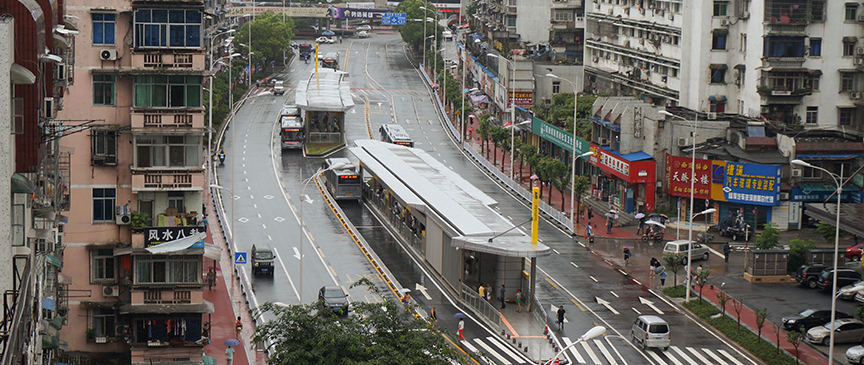 宜昌BRT使得大量出行方式由小汽车向公共汽车转移